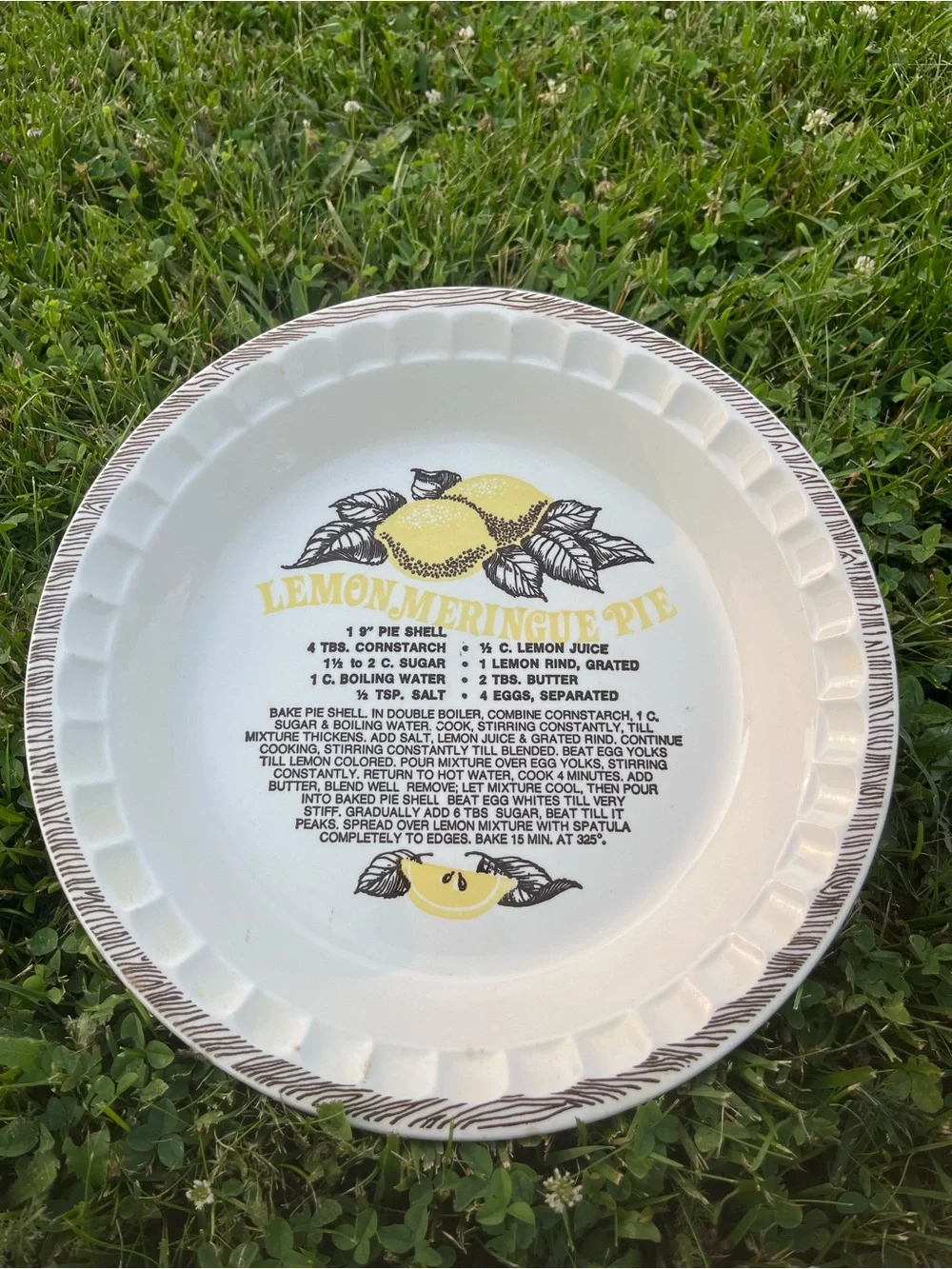 Lemon Meringue Pie Ceramic Baking Dish - White with Yellow Lemon Design